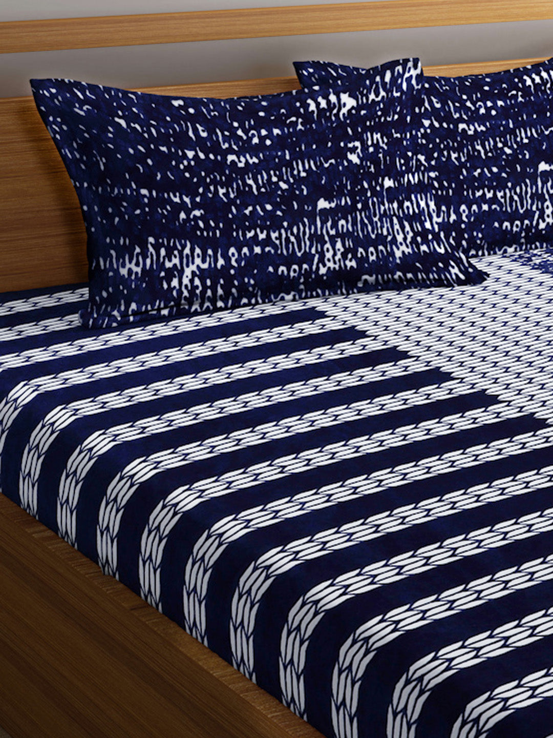 ARRABI® King Size Winter Woolen Bedsheet with 2 Pillow Covers (235 X 215 cm)