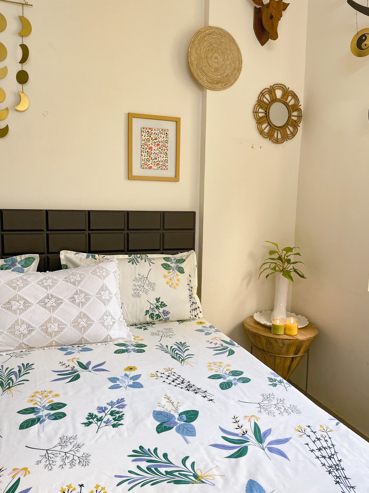 ARRABI® King Size Bedsheet with Two Pillow Covers (250 x 215 cm)