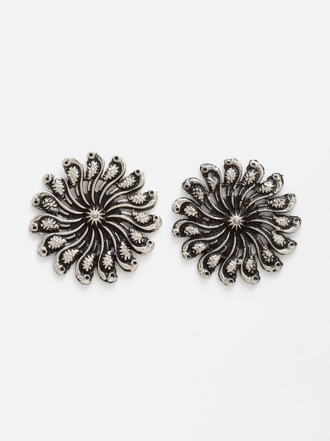 Arrabi Metallic Oxidised Jewellery Set with 2 Earrings (40 cm)
