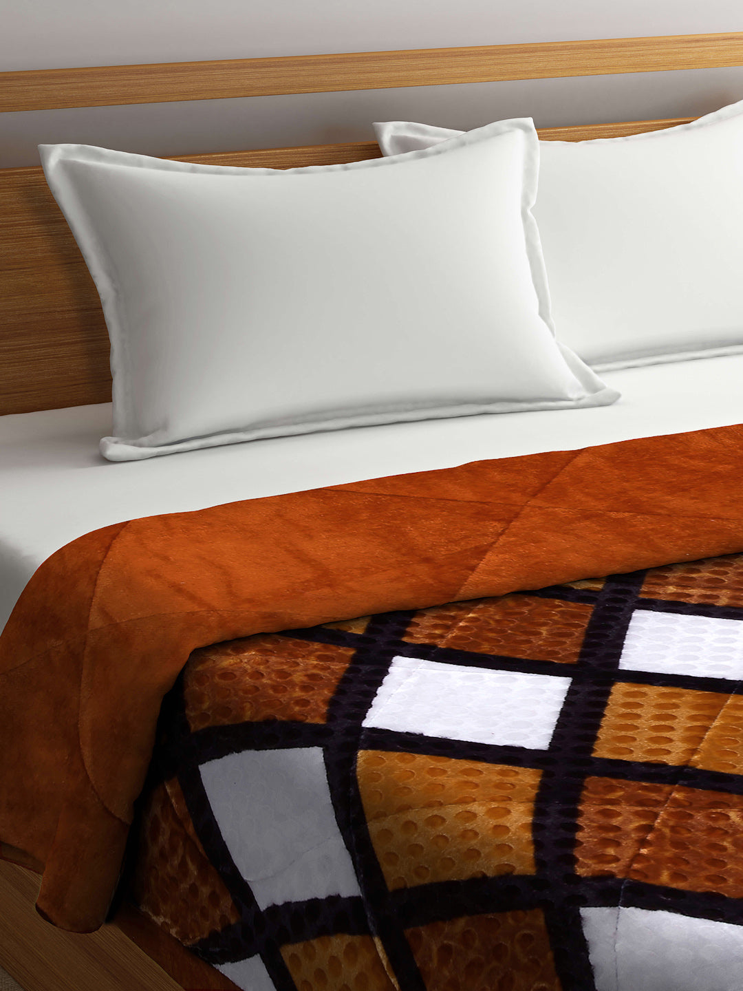 Arrabi Brown Geometric Polyester King Size 950 GSM Double Quilt (220 X 210 cm)
