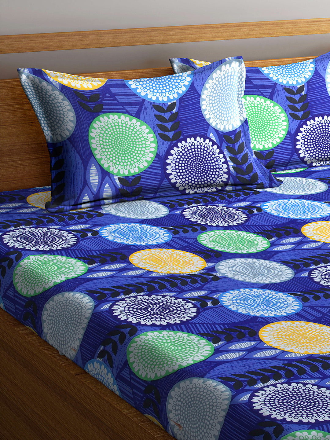 Arrabi Multi Floral TC Cotton Blend King Size Fitted Bedsheet with 2 Pillow Covers(250 X 215 Cm )