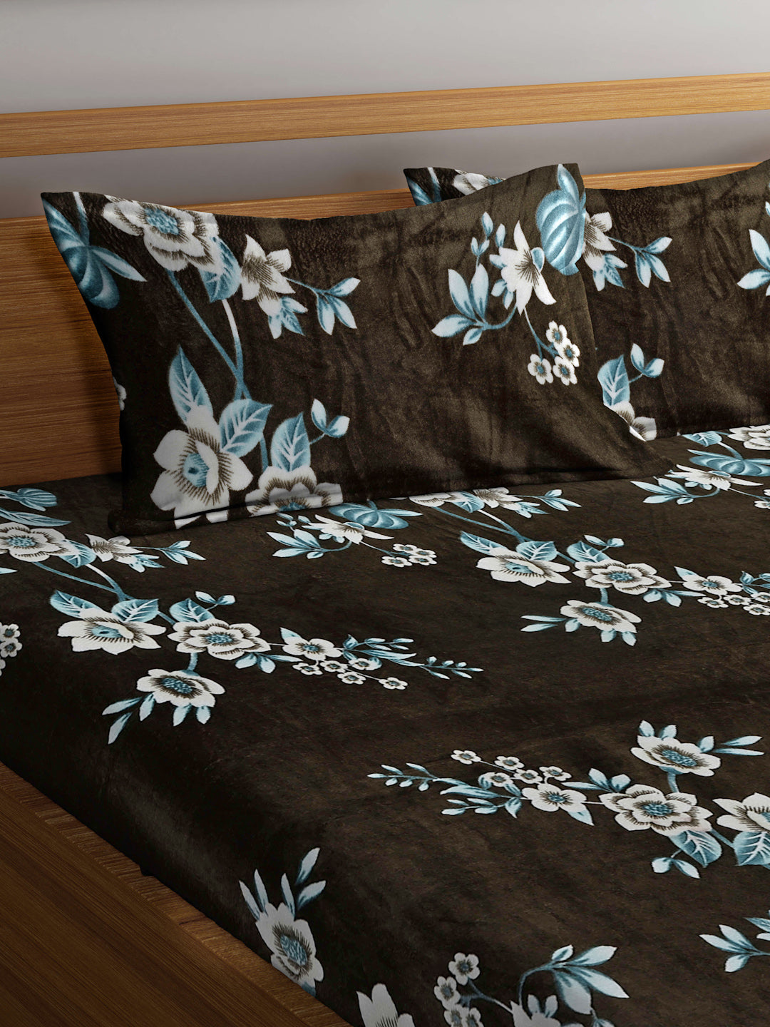 ARRABI® King Size Winter Woolen Bedsheet with 2 Pillow Covers (235 X 215 cm)