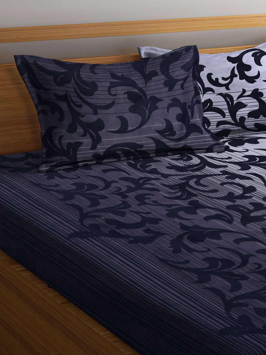 Arrabi Black Floral TC Cotton Blend King Size Bedsheet with 2 Pillow Covers (250 X 220 cm)