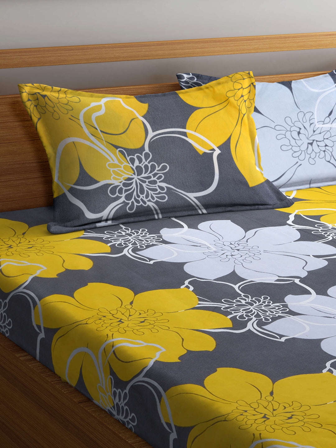 Arrabi Grey Floral TC Cotton Blend King Size Bedsheet with 2 Pillow Covers (250 X 215 cm)