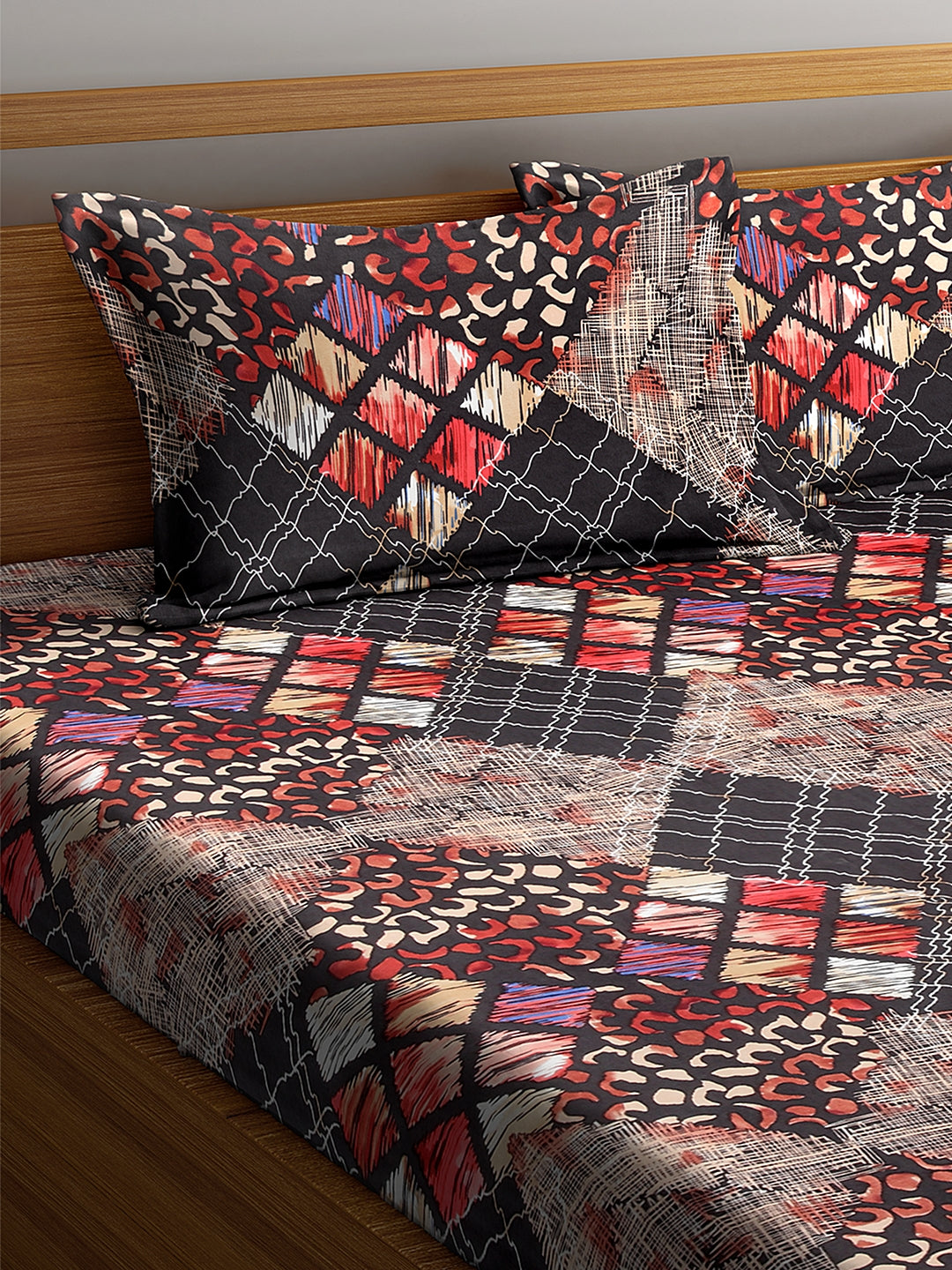 Arrabi Multi Abstract TC Cotton Blend Double Size Fitted Bedsheet with 2 Pillow Covers (250 X 220 cm)