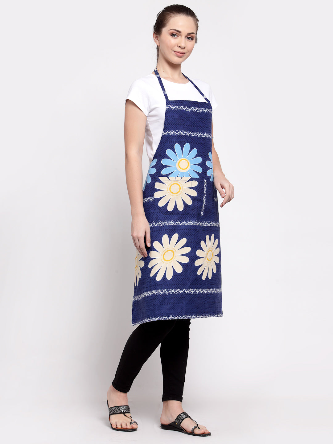 Arrabi Blue Floral Cotton Blend Apron With 2 Patch Pocket (85 x 70 cm)