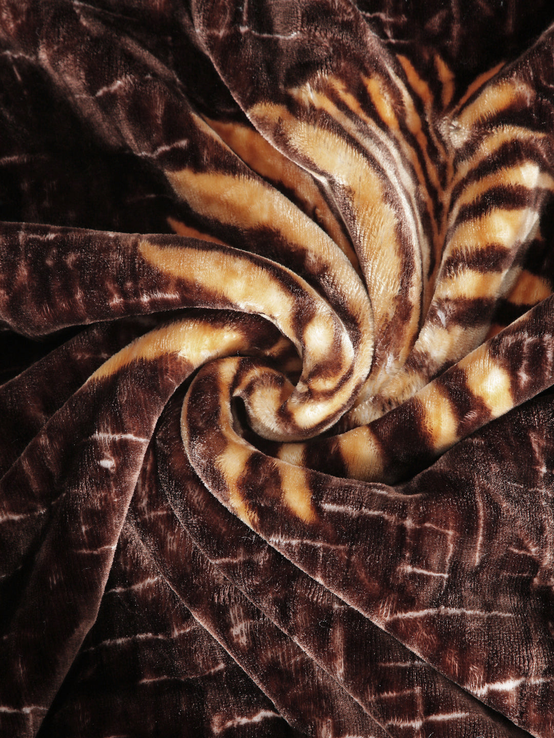 Arrabi Brown Leaf Wool Blend 900 GSM Full Size Double Bed Blanket (230 X 210 cm)