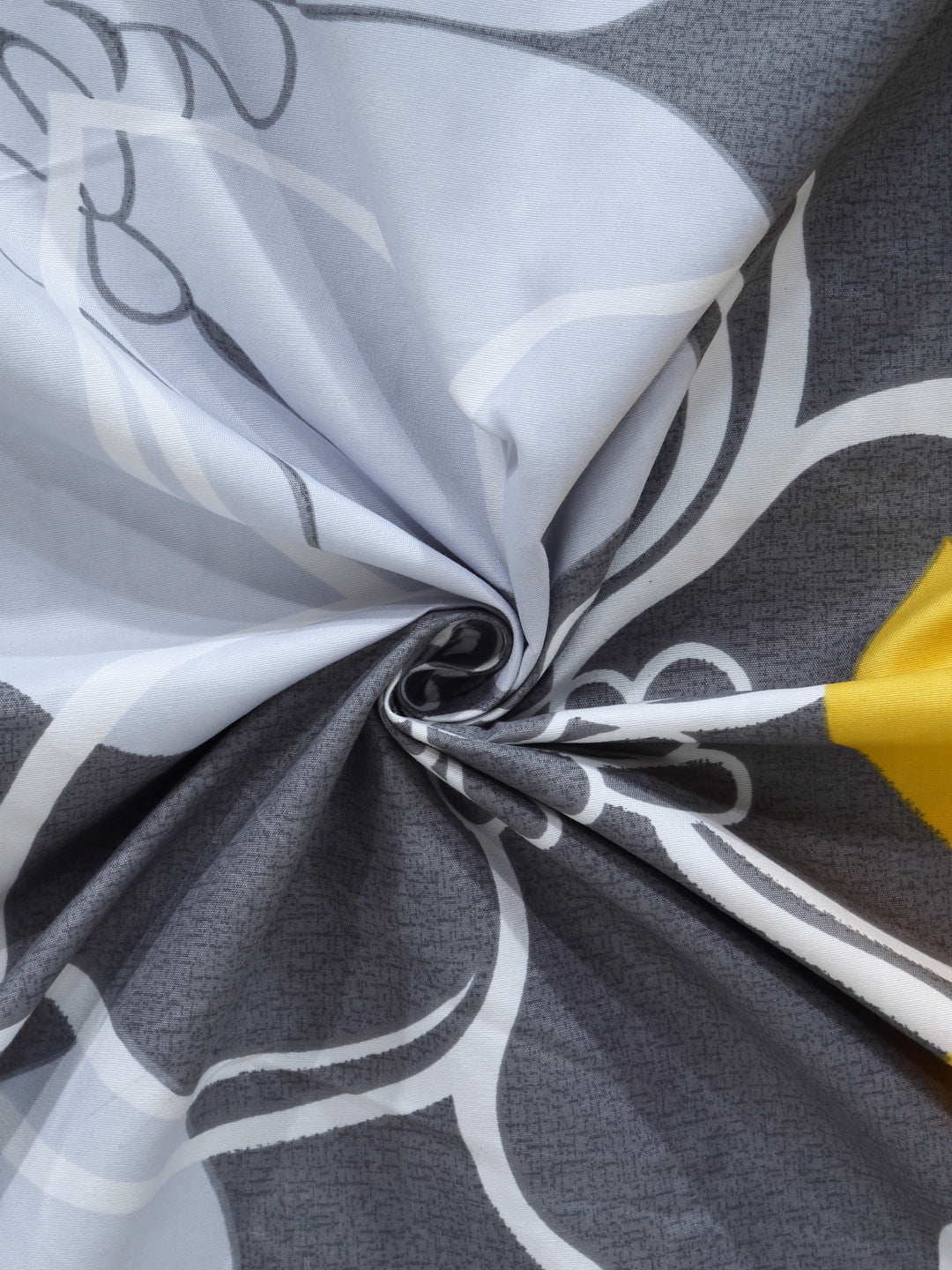 Arrabi Grey Floral TC Cotton Blend King Size Bedsheet with 2 Pillow Covers (250 X 215 cm)