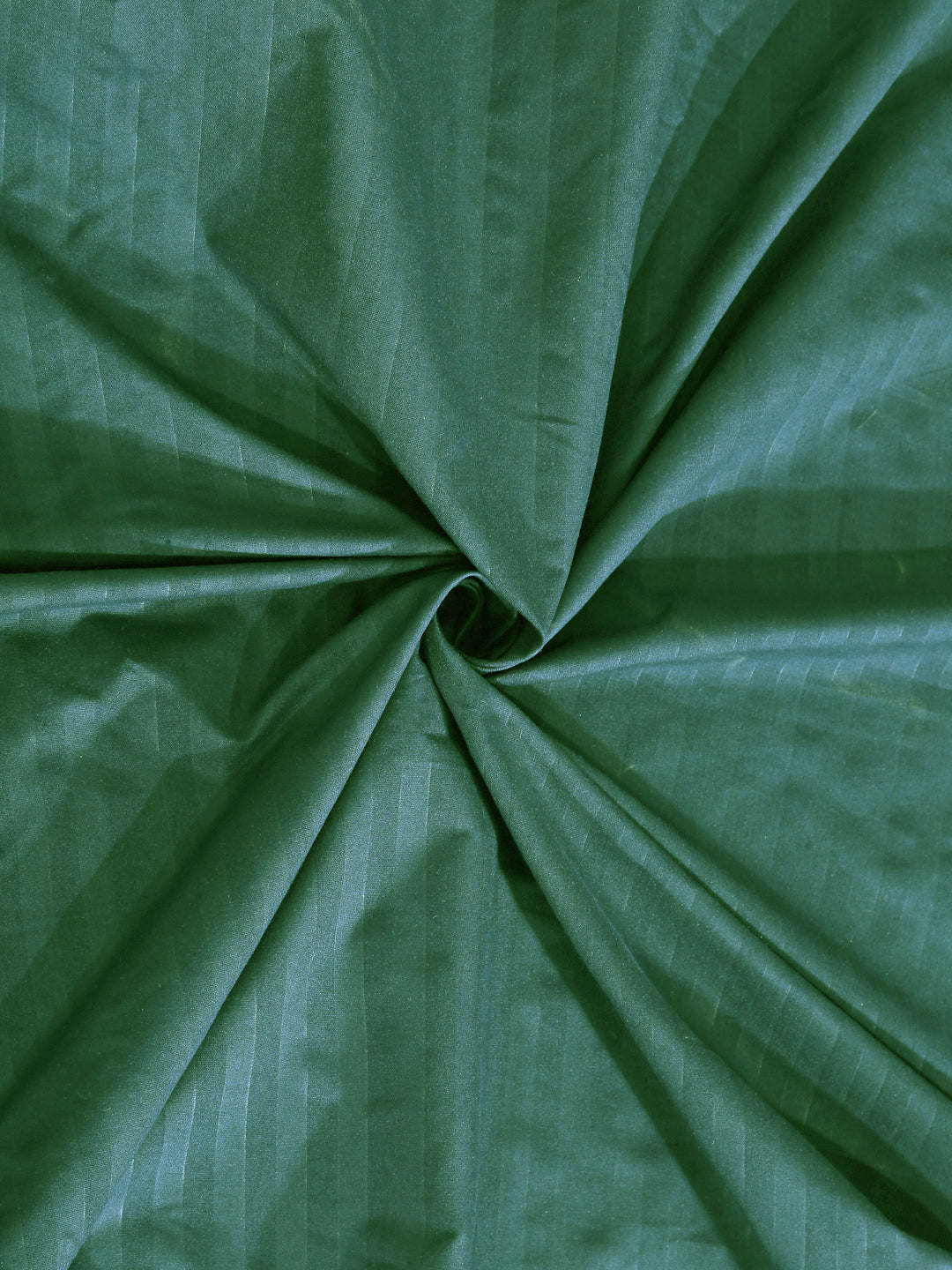 Arrabi Green Stripes TC Cotton Blend Super King Size Bedsheet with 2 Pillow Covers (270 X 260 cm)