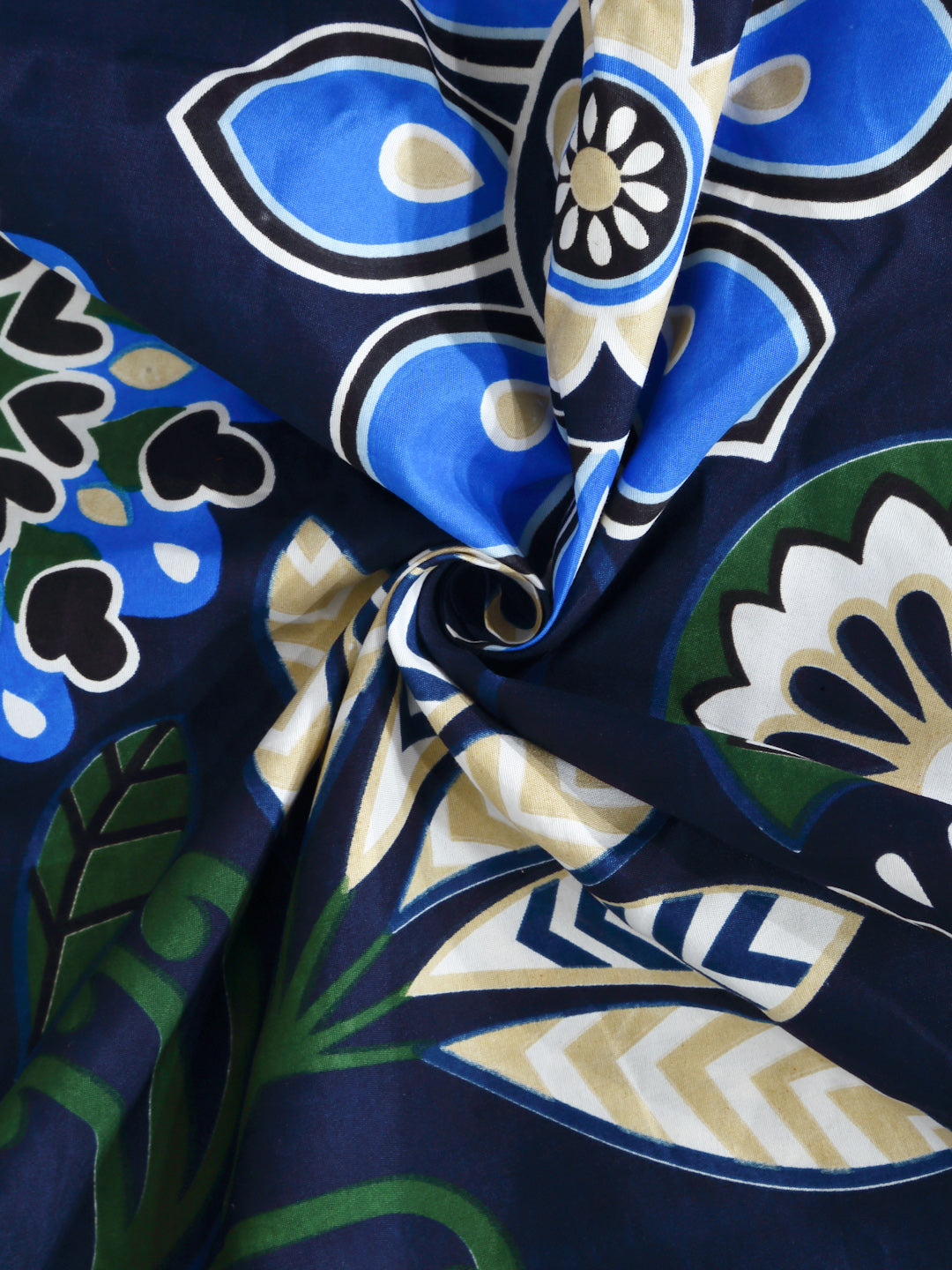 Arrabi Blue Floral TC Cotton Blend King Size Bedsheet with 2 Pillow Covers (250 X 215 cm)