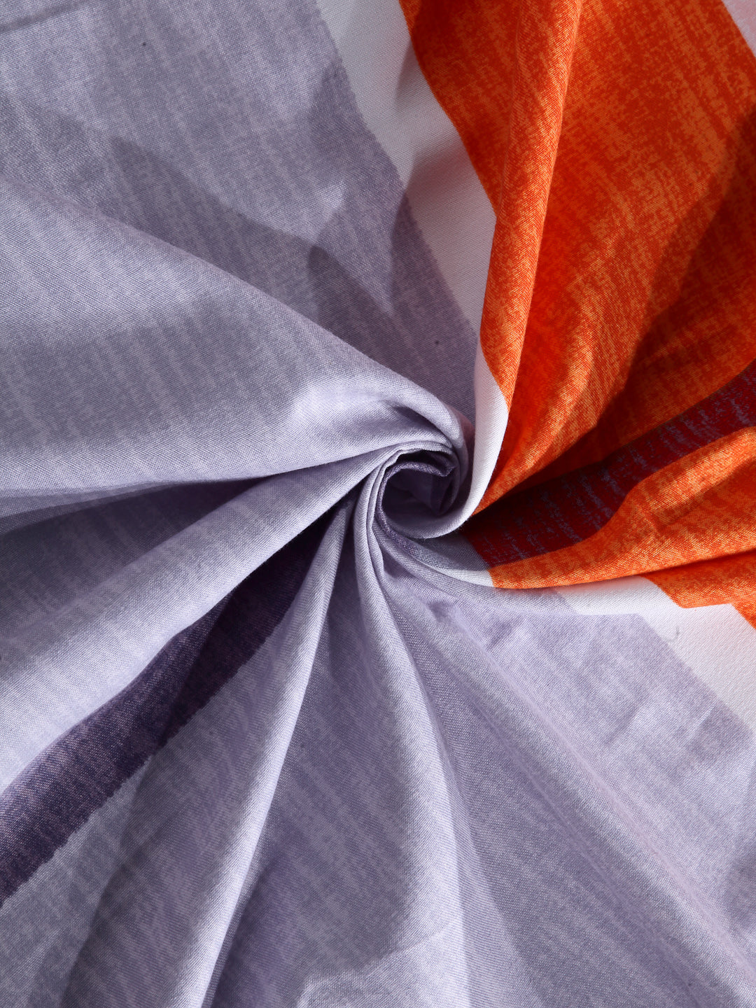 Arrabi Multi Geometric TC Cotton Blend King Size Bedsheet with 2 Pillow Covers (250 X 215 cm)