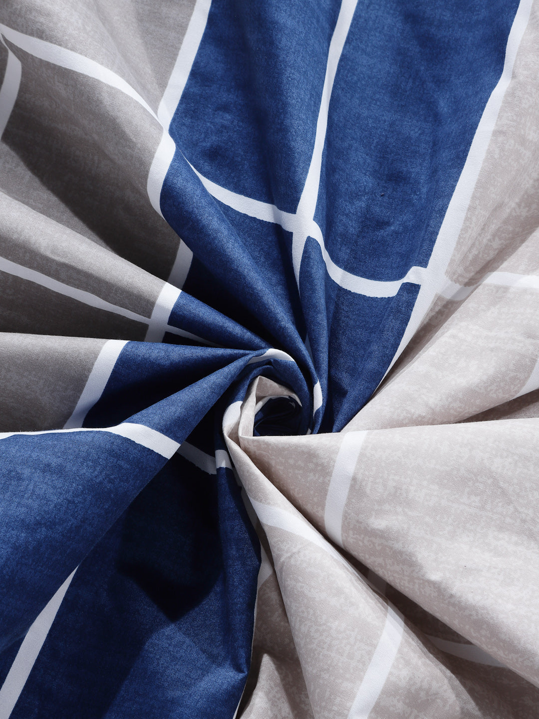 Arrabi Blue Checks TC Cotton Blend Double Size Bedsheet with 2 Pillow Covers (250 x 220 cm)