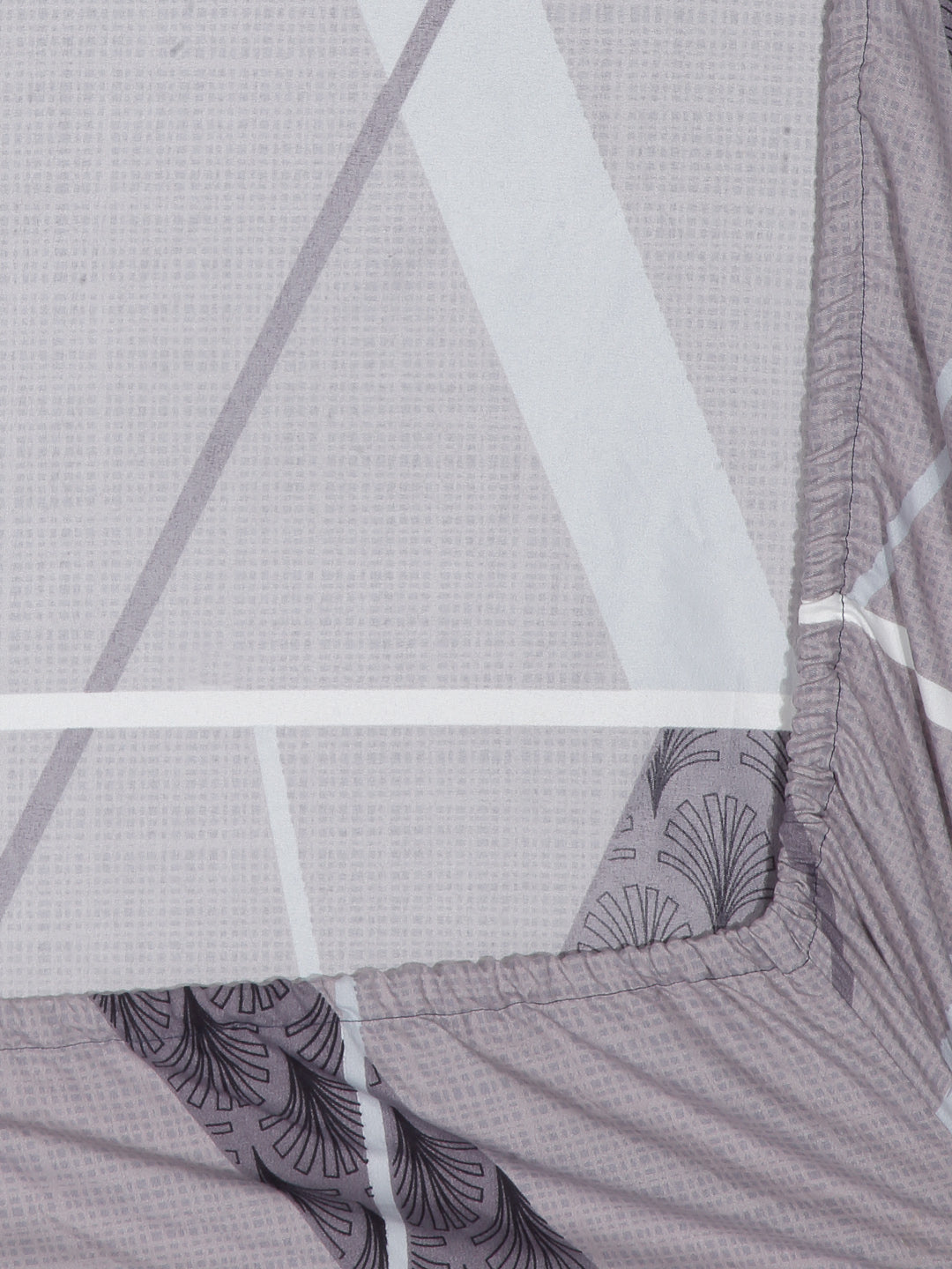 Arrabi Grey Graphic TC Cotton Blend King Size Fitted Bedsheet with 2 Pillow Covers (250 X 215 Cm )
