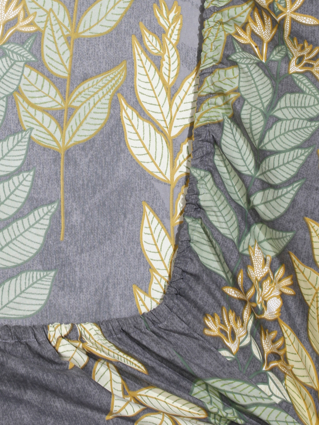 Arrabi Grey Floral TC Cotton Blend Super King Size Fitted Bedsheet with 2 Pillow Covers(270 X 260 Cm )