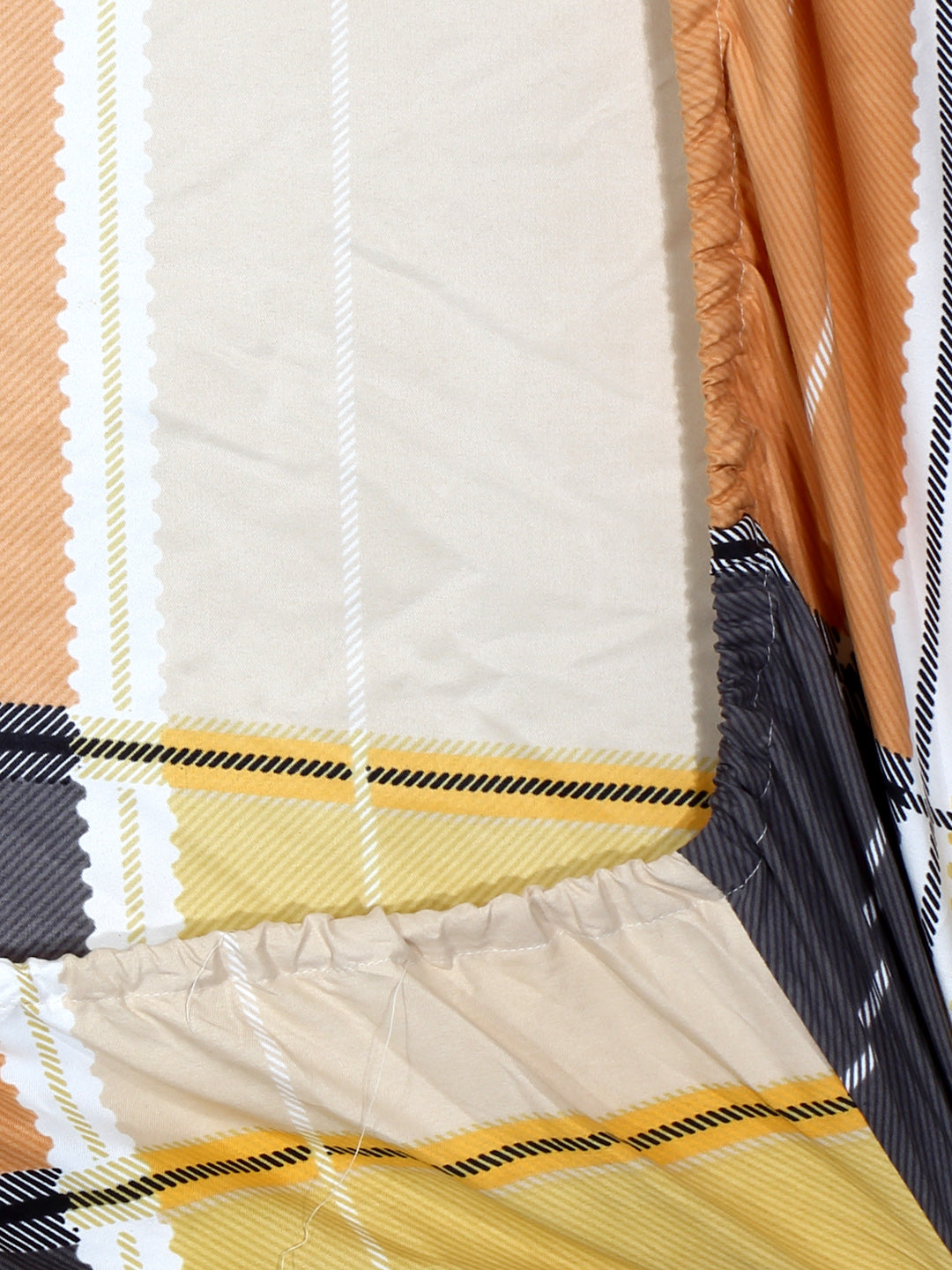 Arrabi Multi Geometric TC Cotton Blend Super King Size Fitted Bedsheet with 2 Pillow Covers(270 X 260 Cm )