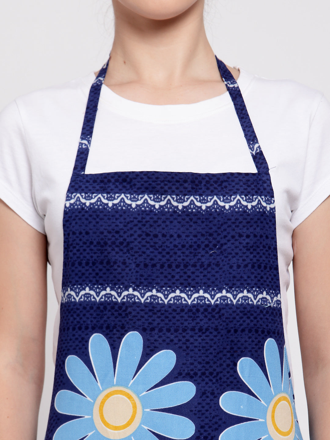 Arrabi Blue Floral Cotton Blend Apron With 2 Patch Pocket (85 x 70 cm)