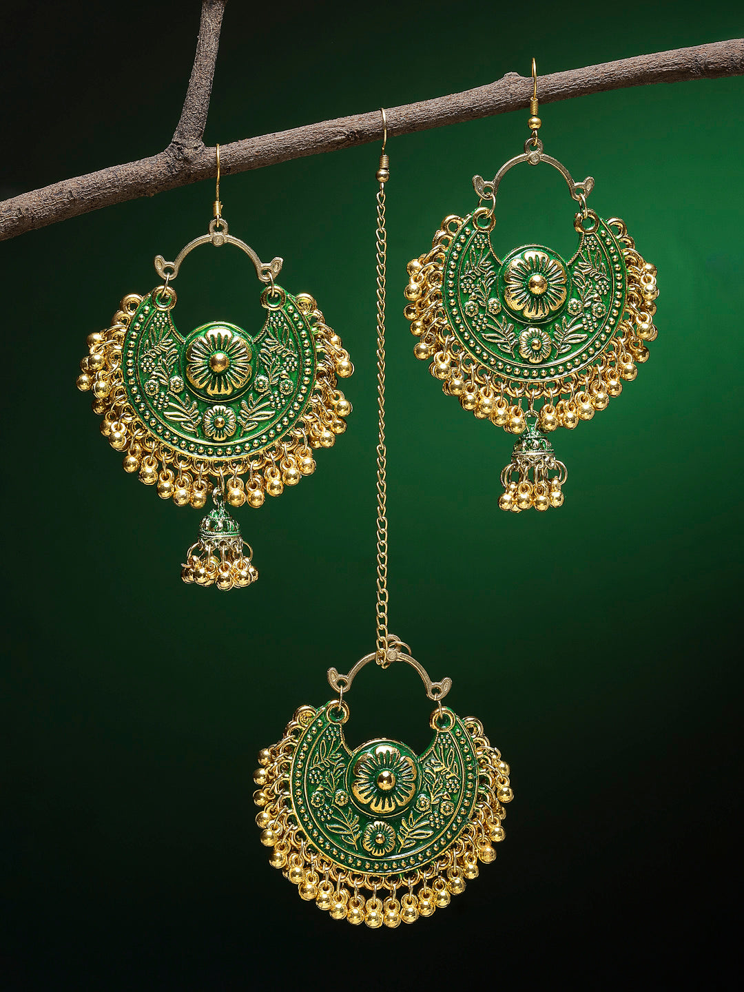 Arrabi Green Oxidised Kundan Studded Maang Tika & Earrings Set (17 cm)