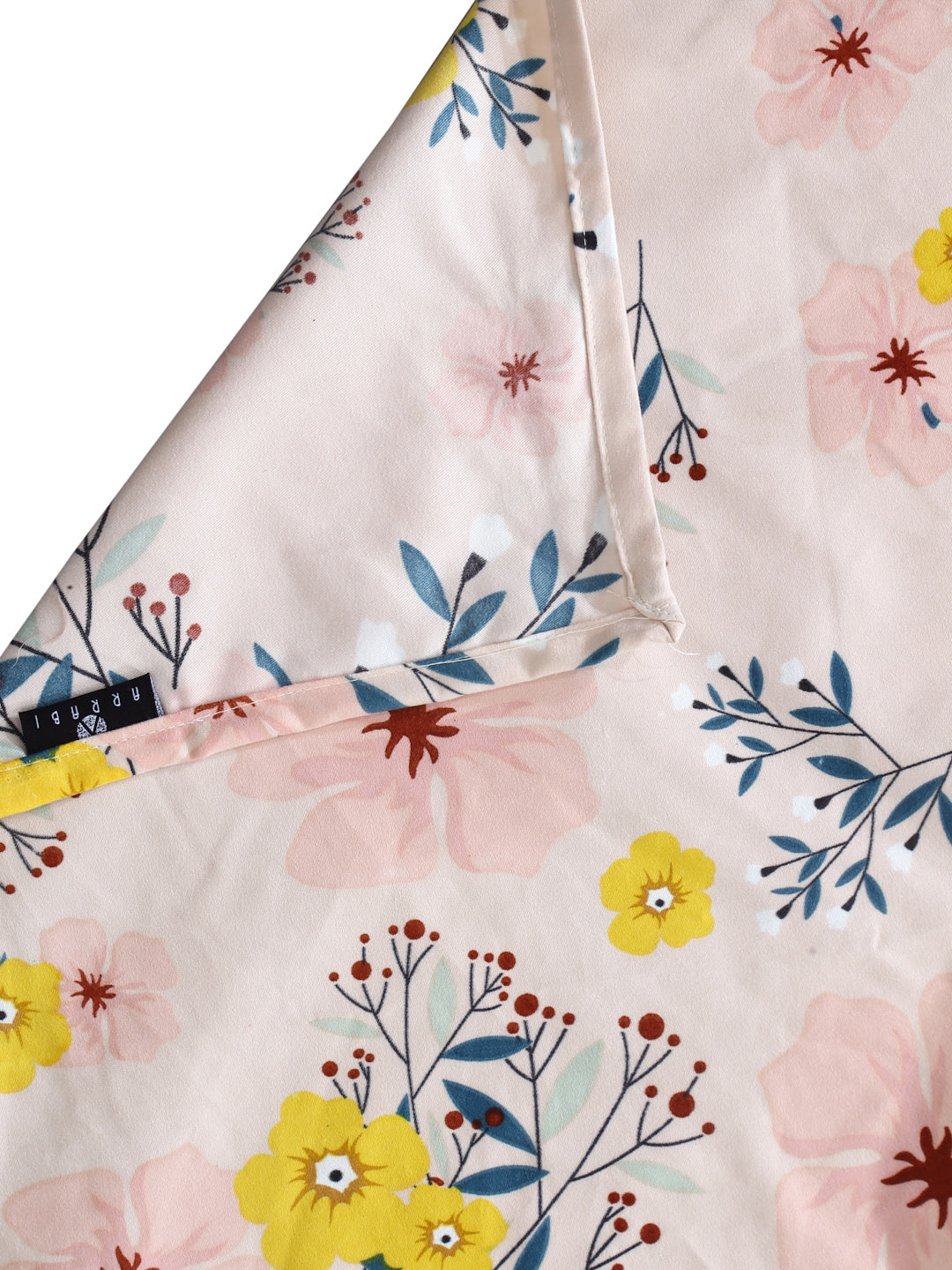 Arrabi Peach Floral TC Cotton Blend Super King Size Bedsheet with 2 Pillow Covers (270 X 260 cm)