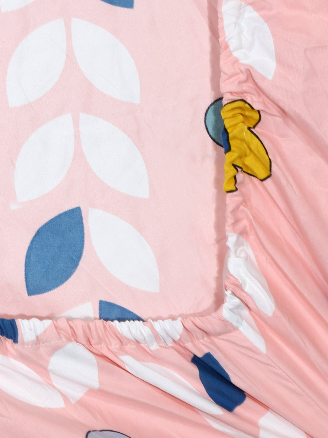 Arrabi Pink Leaf TC Cotton Blend Super King Size Fitted Bedsheet with 2 Pillow Covers(270 X 260 Cm )