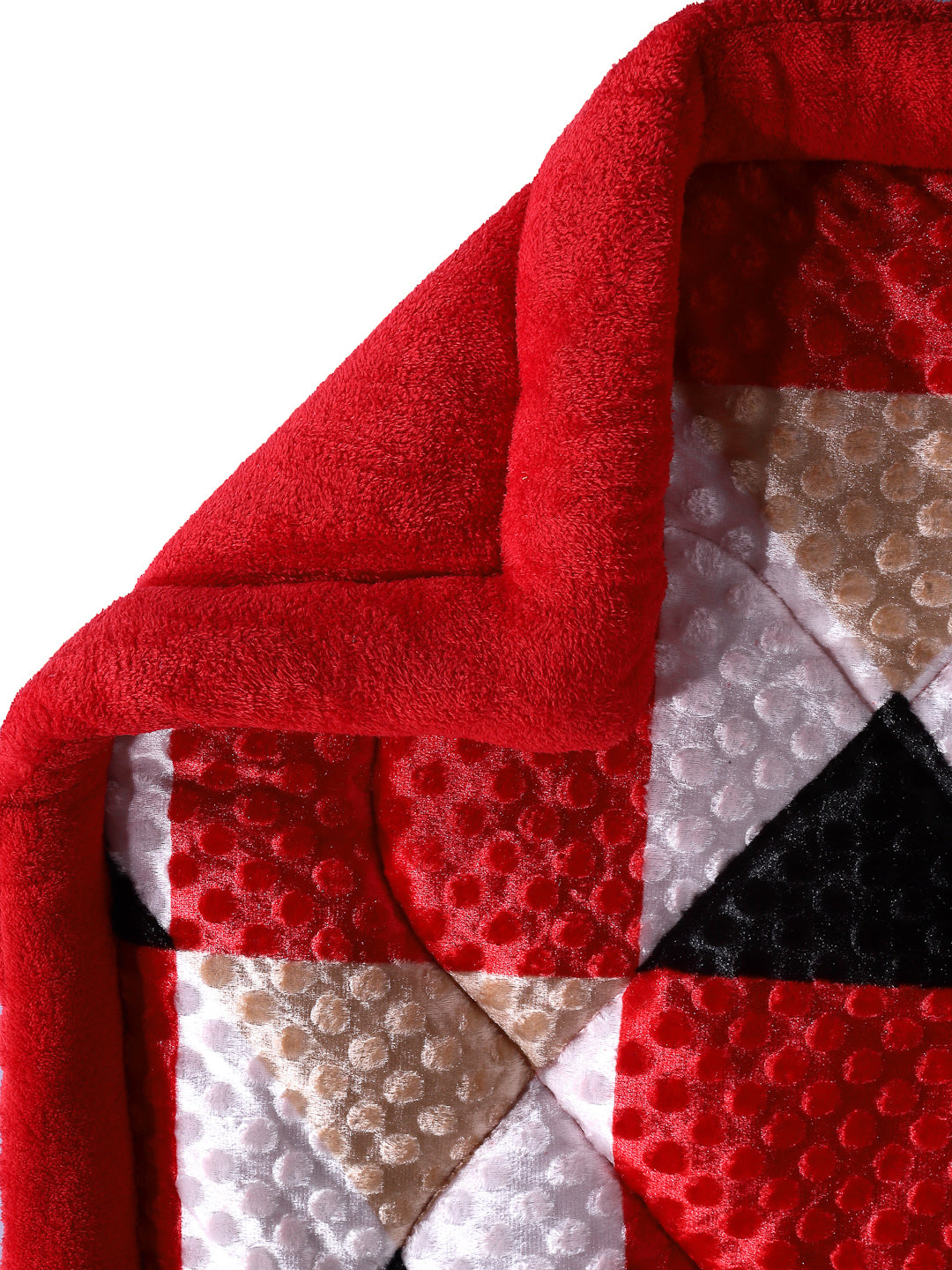 Arrabi Red Geometric Polyester King Size 950 GSM Double Quilt (220 X 210 cm)