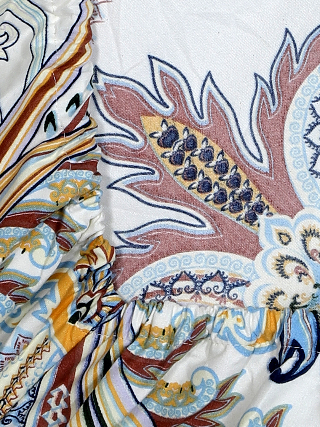 Arrabi White Floral TC Cotton Blend King Size Fitted Bedsheet with 2 Pillow Covers(250 X 215 Cm )