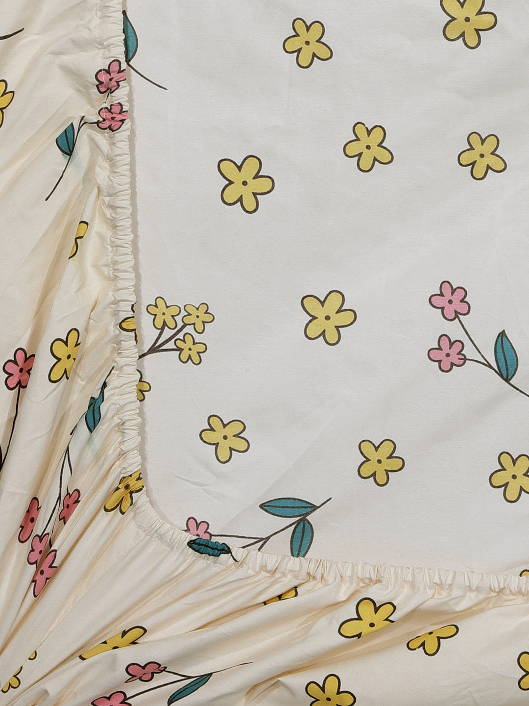Arrabi Cream Floral TC Cotton Blend King Size Fitted Bedsheet with 2 Pillow Covers (250 X 220 Cm )