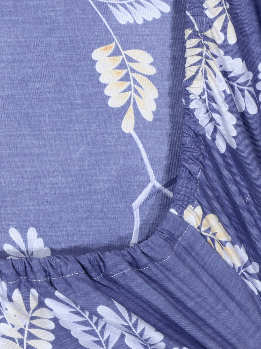 Arrabi Grey Leaf TC Cotton Blend Super King Size Fitted Bedsheet with 2 Pillow Covers(270 X 260 Cm )