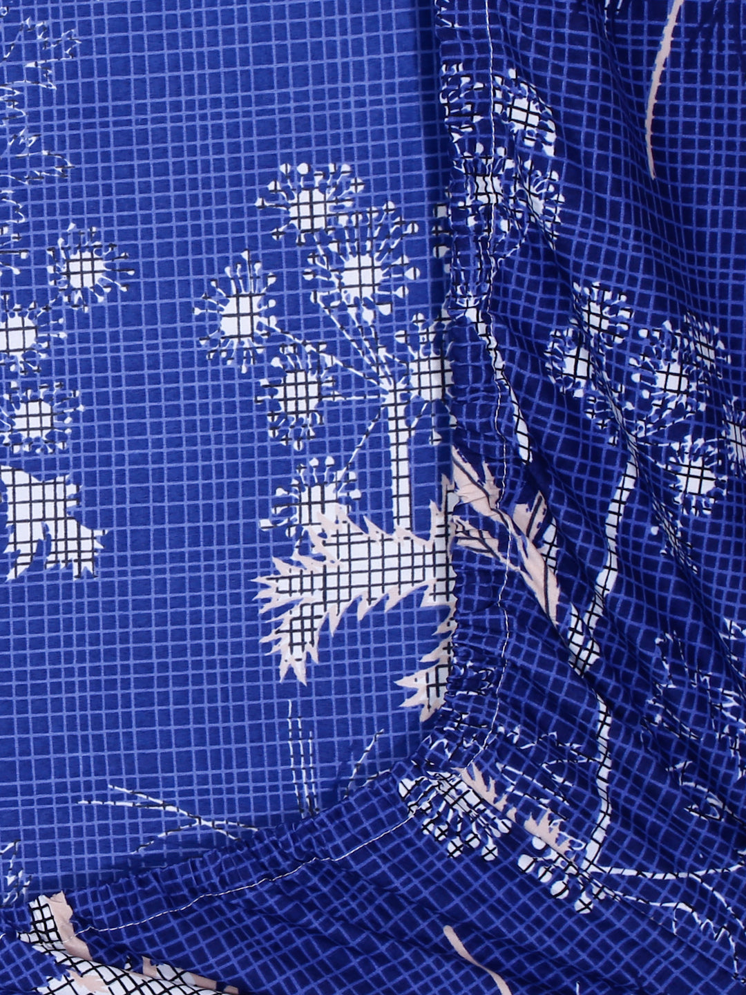 Arrabi Blue Leaf TC Cotton Blend King Size Fitted Bedsheet with 2 Pillow Covers(250 X 215 Cm )