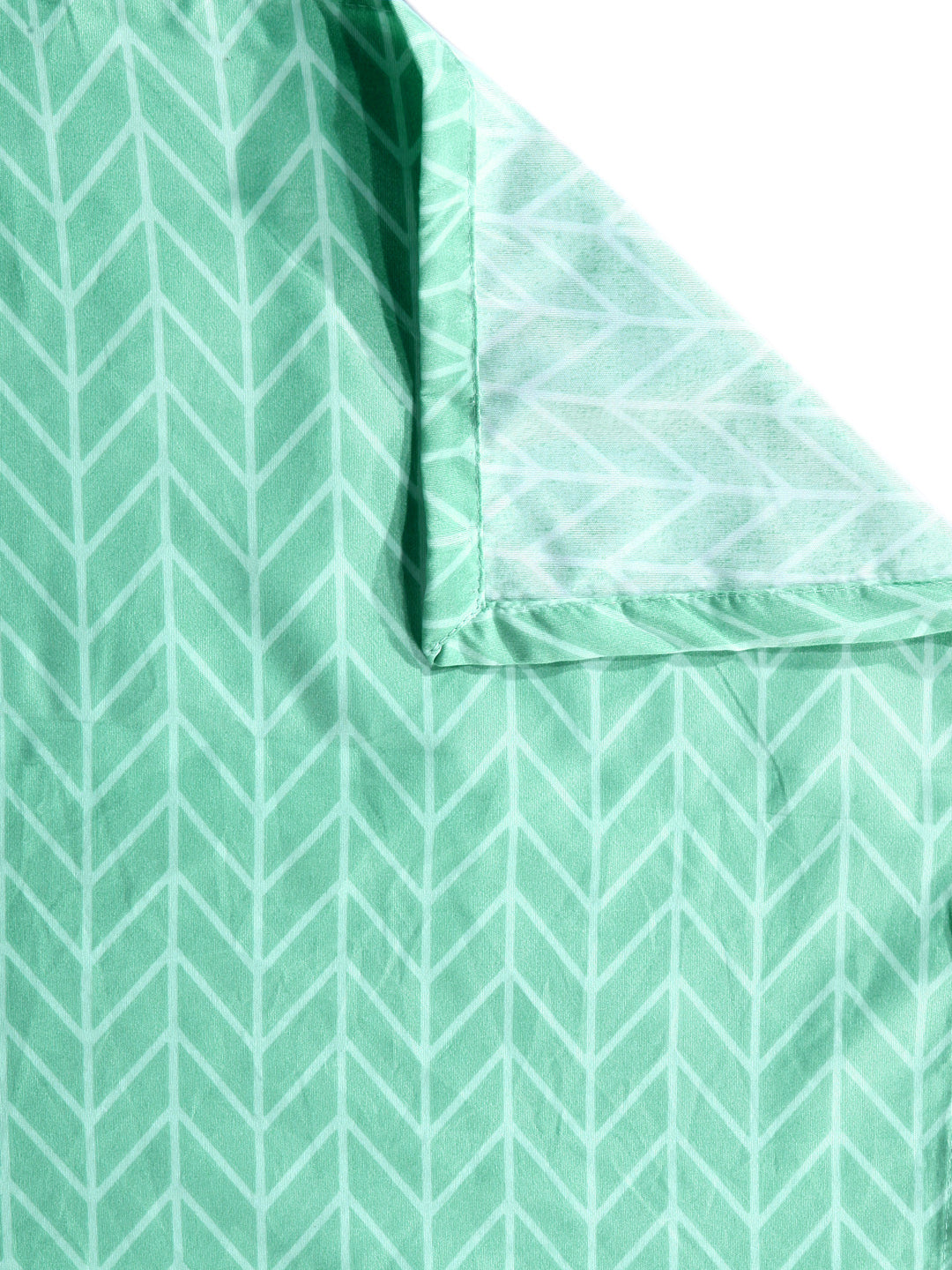 Arrabi Green Chevrons TC Cotton Blend Double Size Bedsheet with 2 Pillow Covers