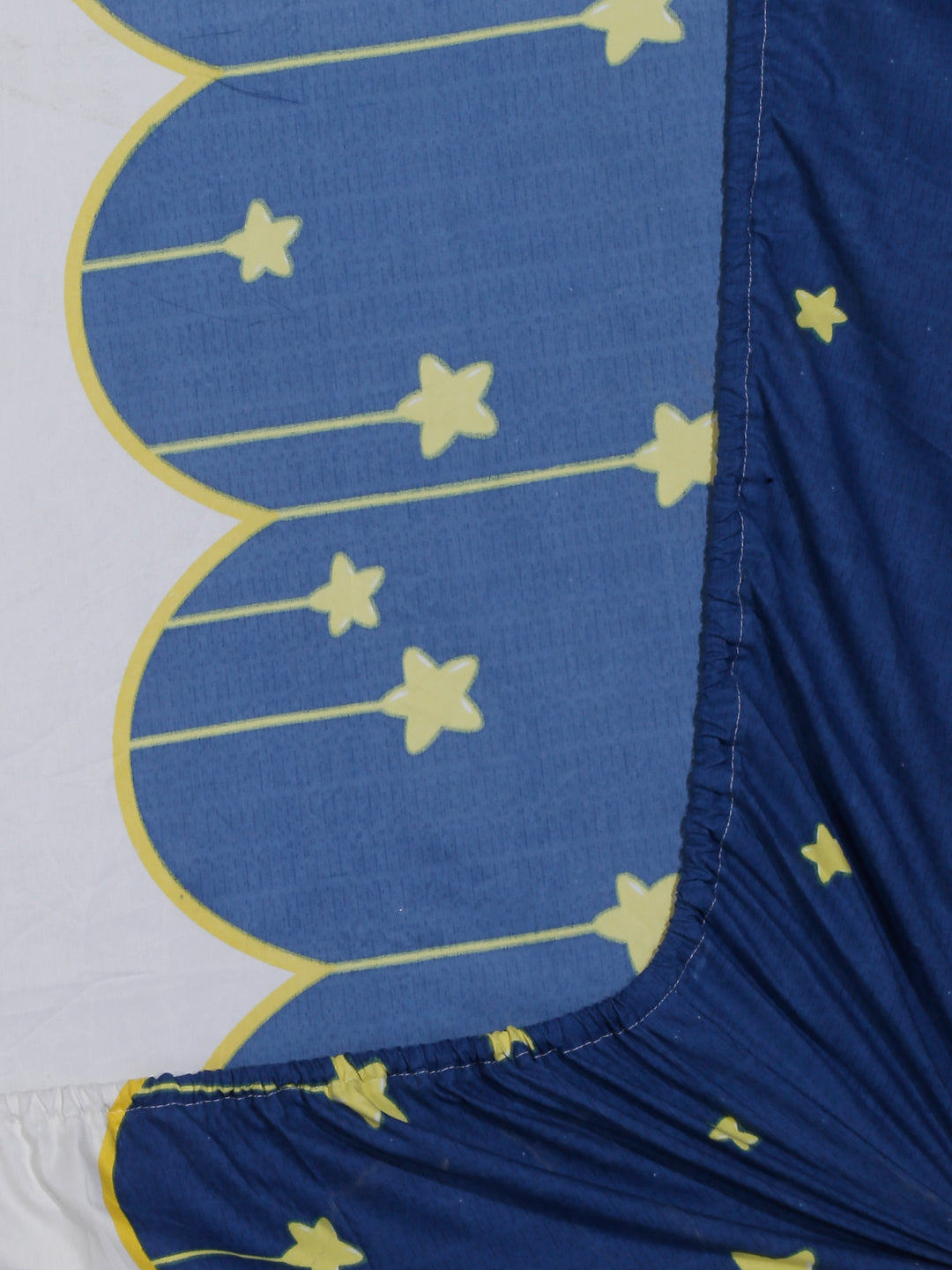 Arrabi Blue Cartoon TC Cotton Blend King Size Fitted Bedsheet with 2 Pillow Covers(250 X 215 Cm )