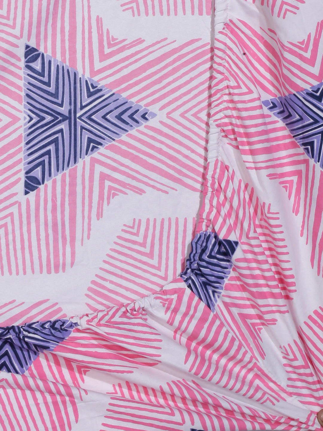 Arrabi Pink Graphic TC Cotton Blend King Size Fitted Bedsheet with 2 Pillow Covers (250 X 215 Cm )