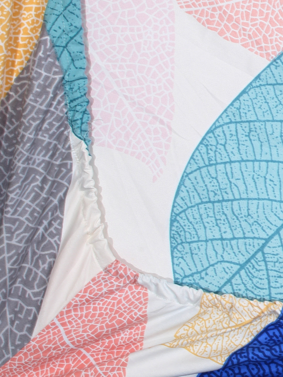 Arrabi Pink Leaf TC Cotton Blend Super King Size Fitted Bedsheet with 2 Pillow Covers(270 X 260 Cm )