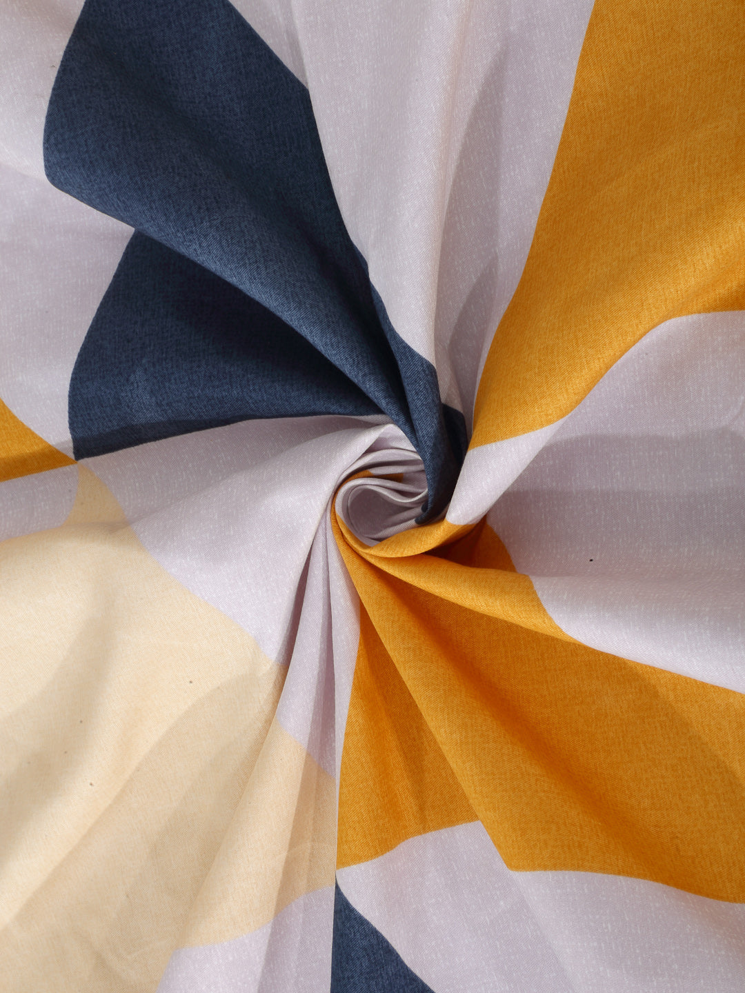 Arrabi Multi Geometric TC Cotton Blend Double King Size Fitted Bedsheet with 2 Pillow Covers (270 X 260 cm)