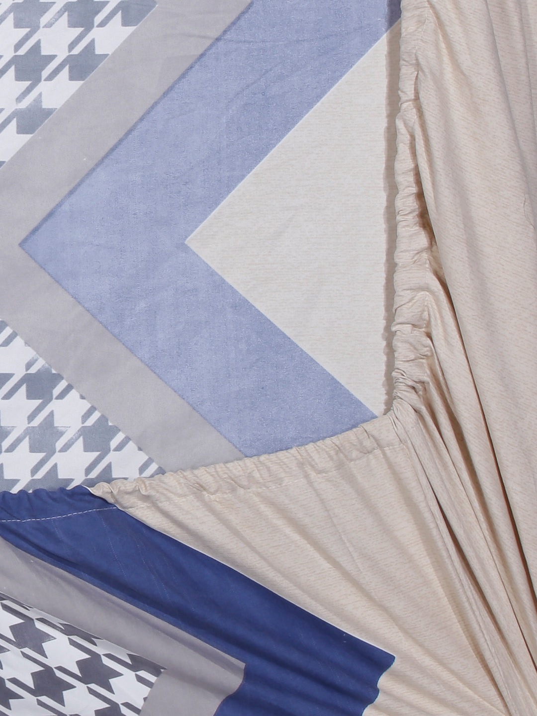 Arrabi Multi Geometric TC Cotton Blend Super King Size Fitted Bedsheet with 2 Pillow Covers(270 X 260 Cm )