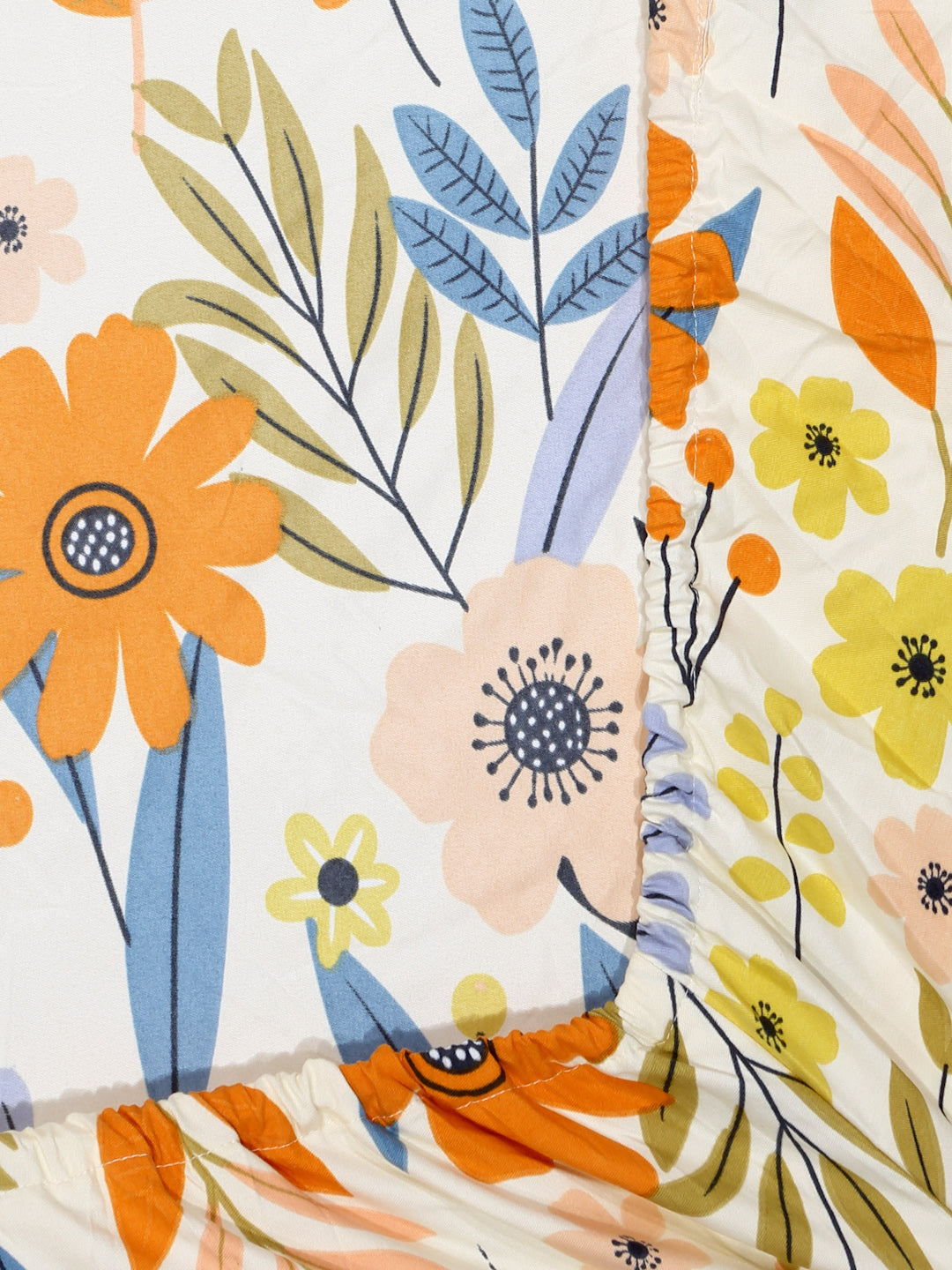 Arrabi Cream Floral TC Cotton Blend Super King Size Fitted Bedsheet with 2 Pillow Covers(270 X 260 Cm )