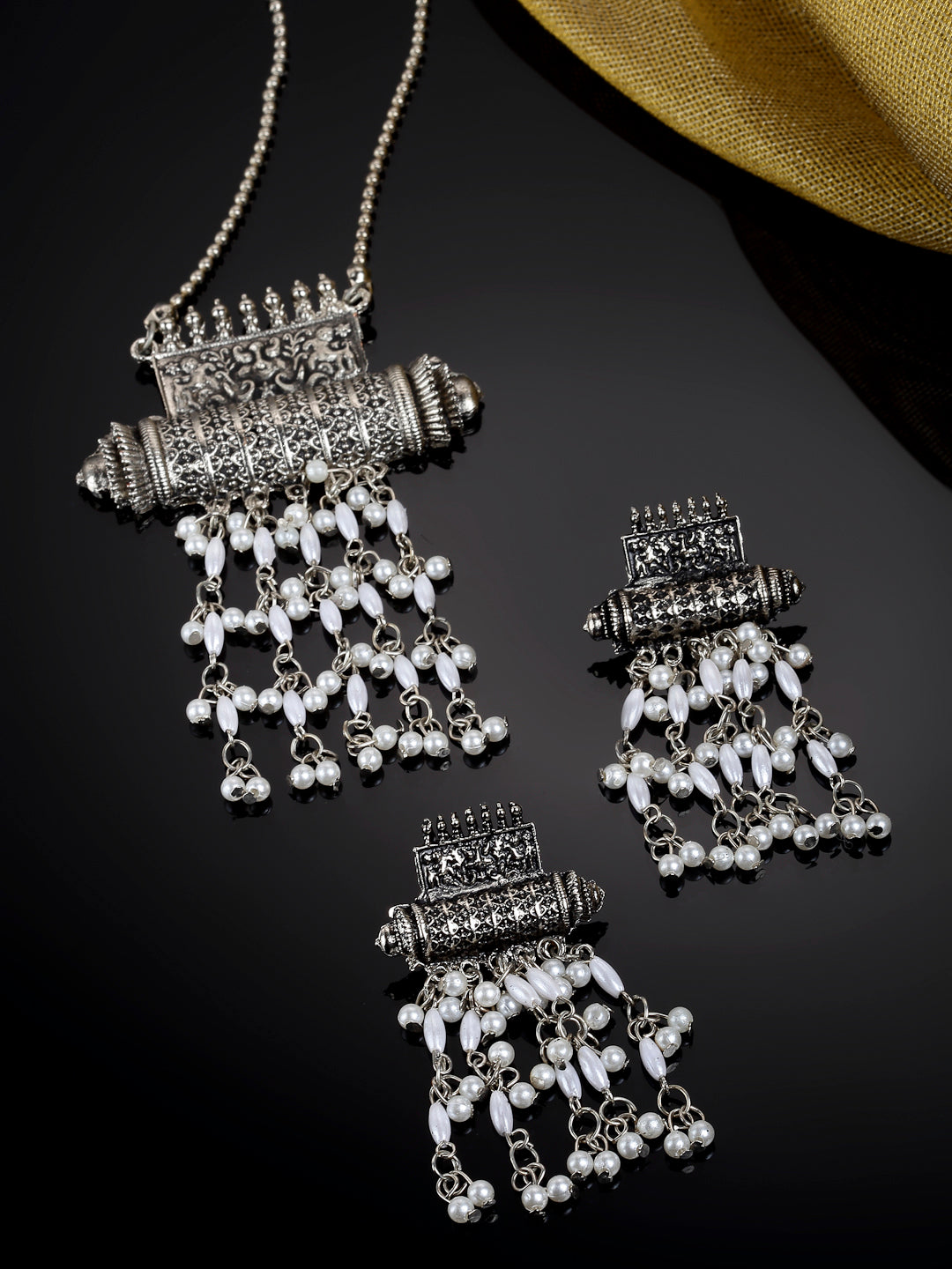 Arrabi Metallic Oxidised Jewellery Set with 2 Earrings (30 cm)