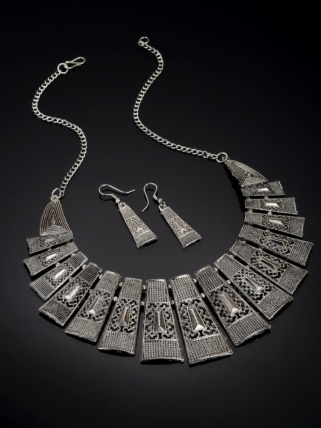 Arrabi Metallic Oxidised Jewellery Set with 2 Earrings (40 cm)