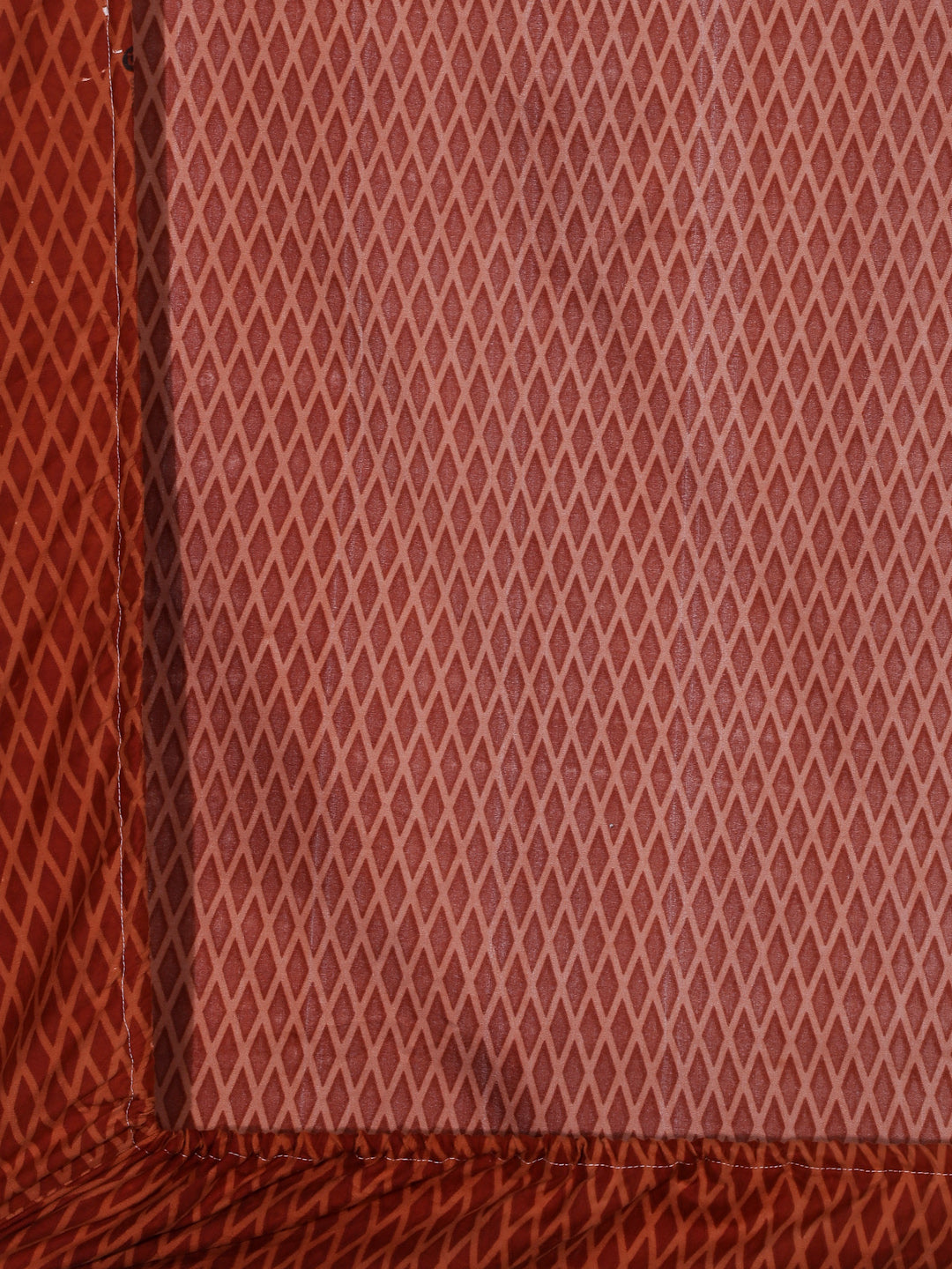 Arrabi Multi Graphic TC Cotton Blend Super King Size Fitted Bedsheet with 2 Pillow Covers (260 X 260 Cm )