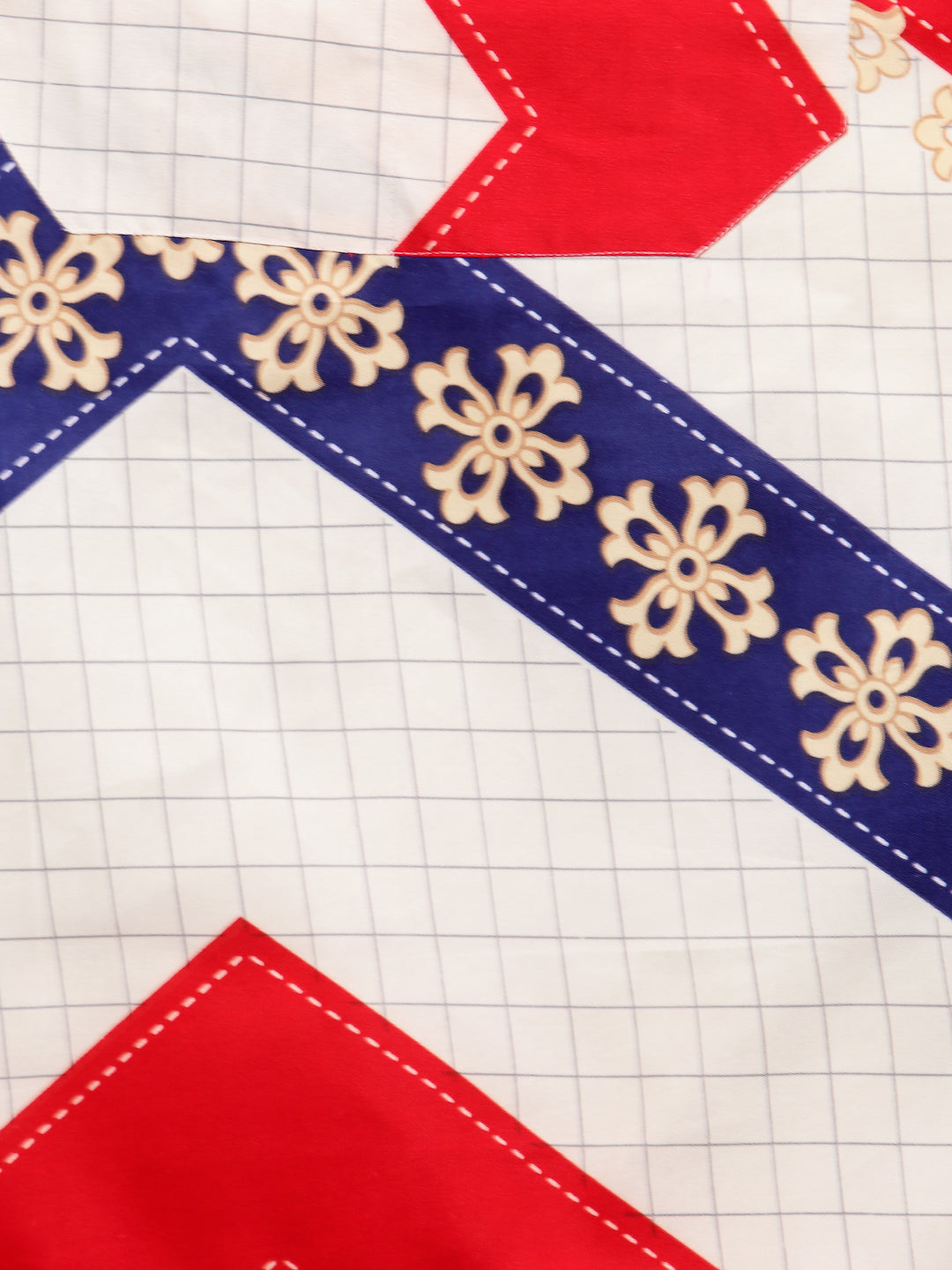 Arrabi Beige Geometric Cotton Blend Apron With 2 Patch Pocket (85 x 70 cm)