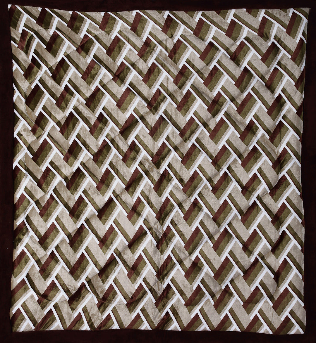Arrabi Brown Geometric Polyester King Size 950 GSM Double Quilt (220 X 210 cm)