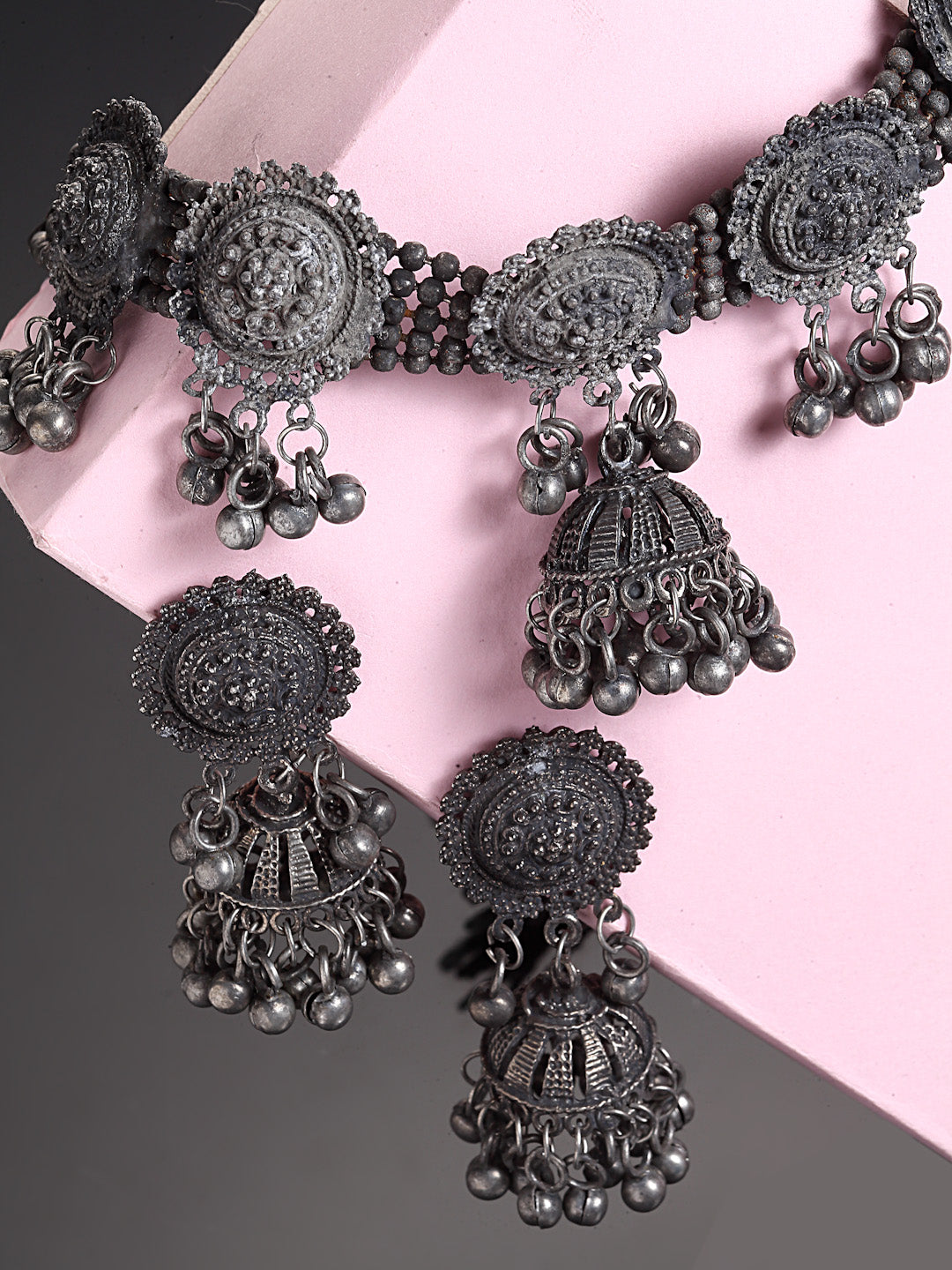Arrabi Metallic Oxidised Jewellery Set with 2 Earrings (40 cm)