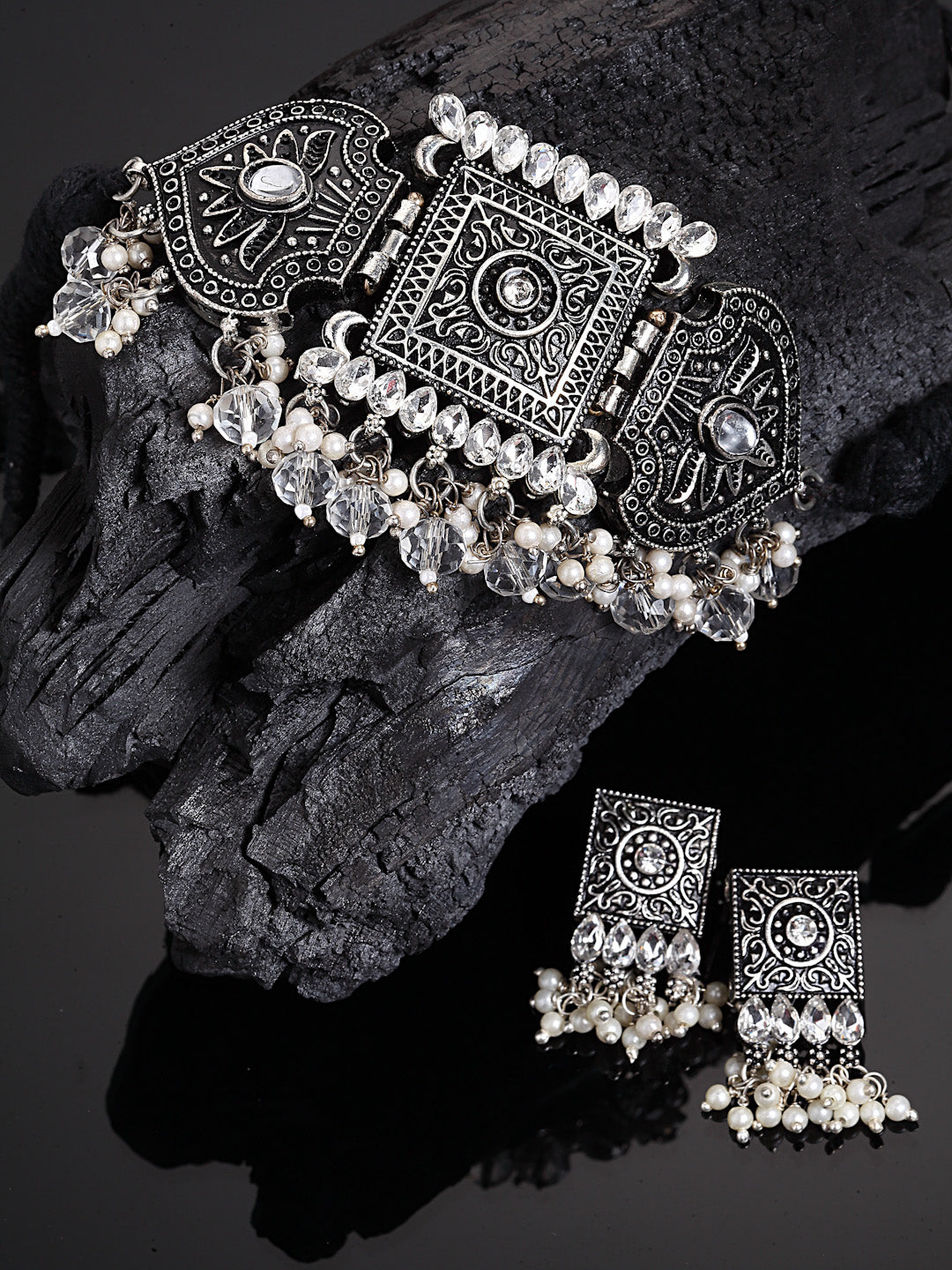 Arrabi Metallic Oxidised Jewellery Set with 2 Earrings (40 cm)