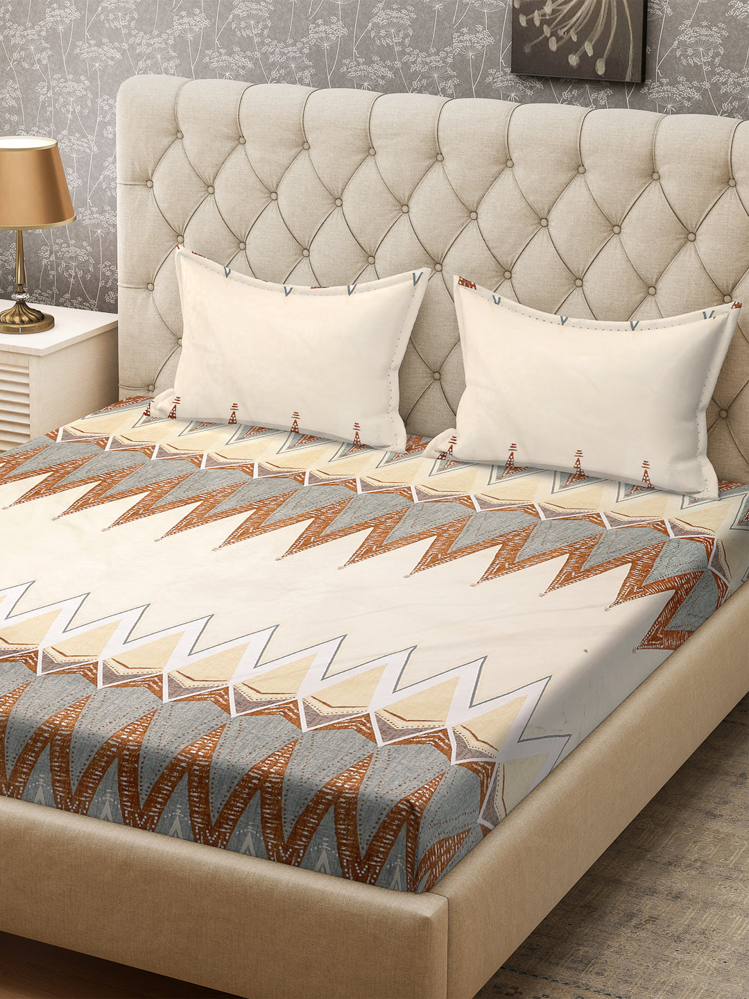 Arrabi Cream Graphic TC Cotton Blend Super King Size Bedsheet with 2 Pillow Covers (270 x 260 cm)