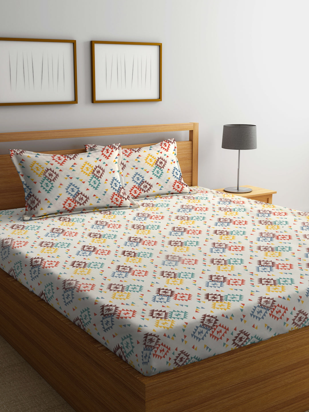 Arrabi Cream Graphic TC Cotton Blend King Size Bedsheet with 2 Pillow Covers (250 X 215 cm)