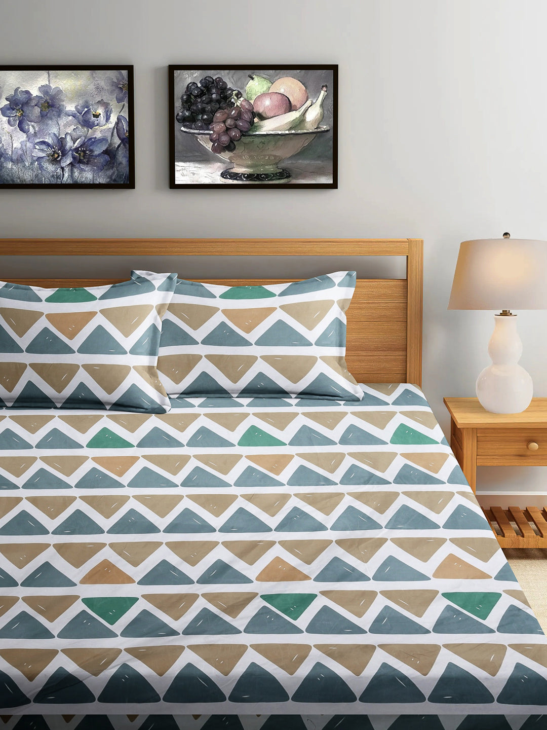 Arrabi Multi Geometric TC Cotton Blend Super King Size Fitted Bedsheet with 2 Pillow Covers (270 X 260 Cm)