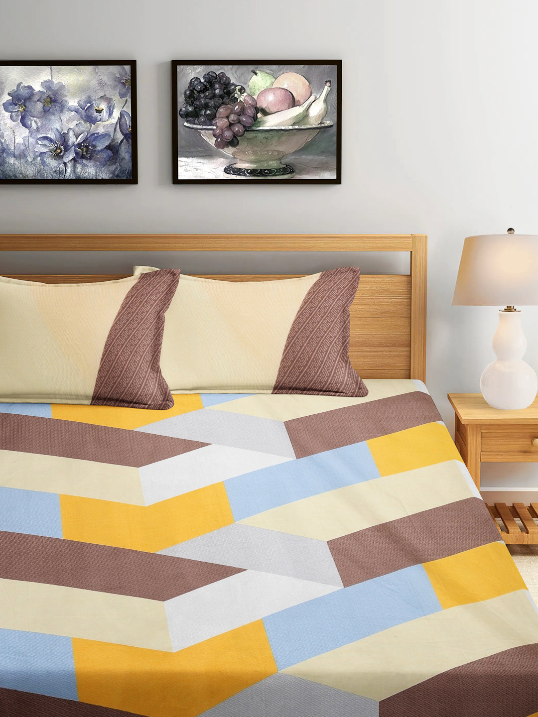 Arrabi Multi Geometric TC Cotton Blend King Size Bedsheet with 2 Pillow Covers (250 x 215 cm)