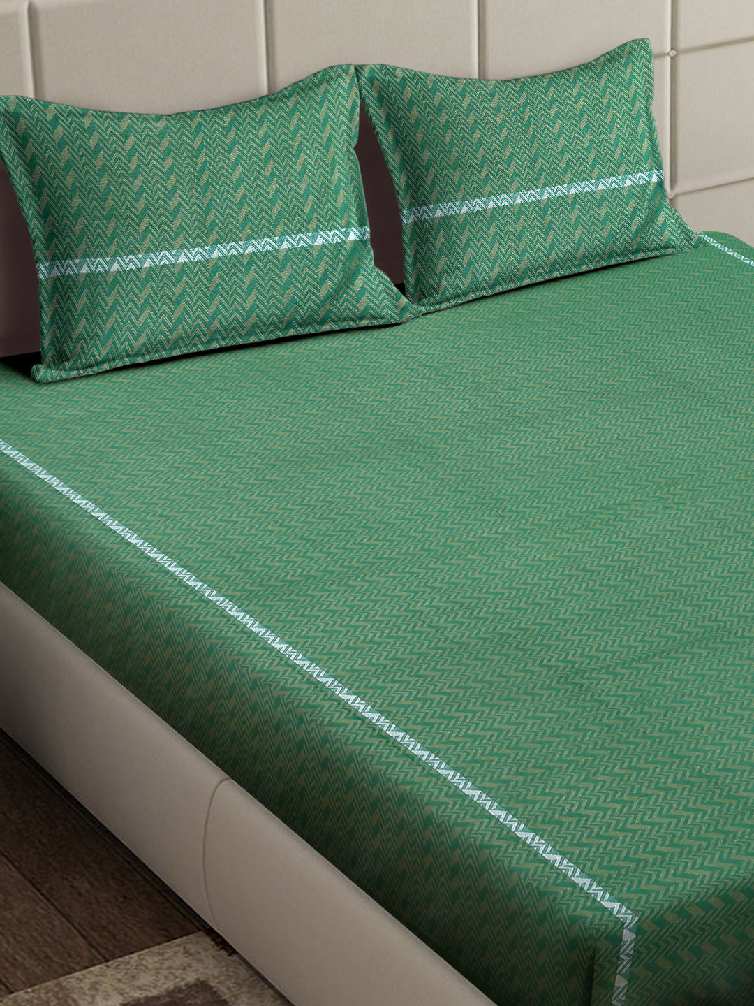 Arrabi Green Geometric 100% Handwoven Cotton King Size Bedsheet with 2 Pillow Covers (260 x 230 cm)