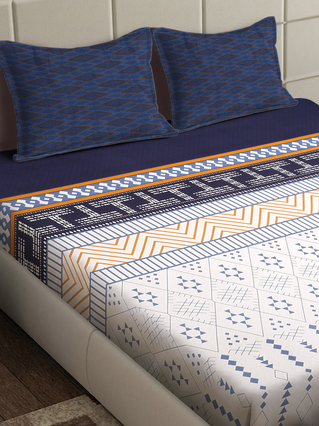 Arrabi Multi Geometric TC Cotton Blend Super King Size Bedsheet with 2 Pillow Covers (270 x 260 cm)