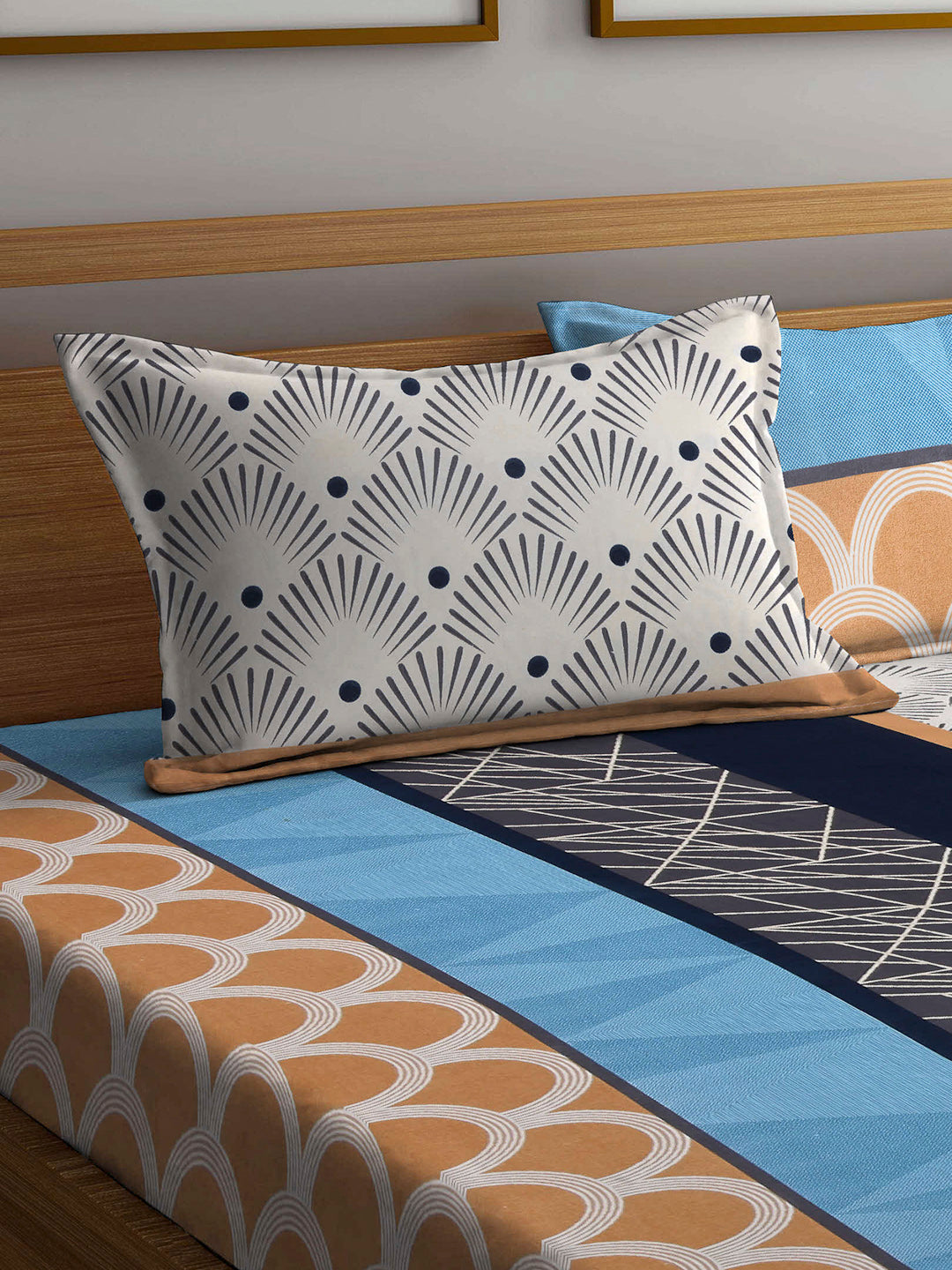 Arrabi Multi Geometric TC Cotton Blend Super King Size Fitted Bedsheet with 2 Pillow Covers (270 X 260 Cm)