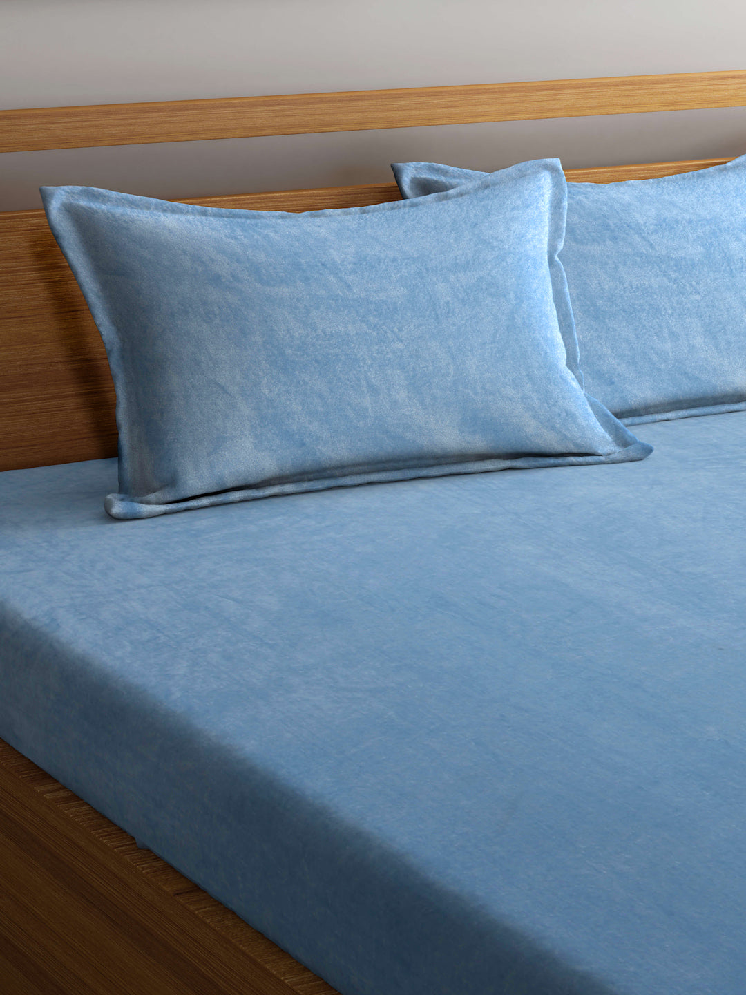 Arrabi Sky Blue Solid King Size Warm Woolen Bedsheet with 2 Pillow Covers